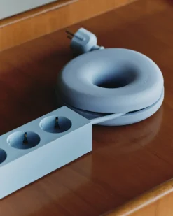Outlet Pedestal Power Bar Magnetisk 5 m, Powder Blue