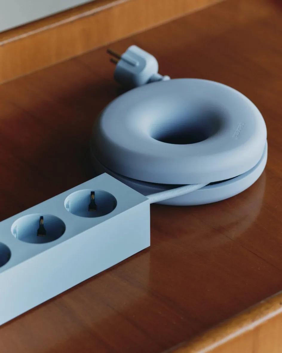 Outlet Pedestal Power Bar Magnetisk 5 m, Powder Blue