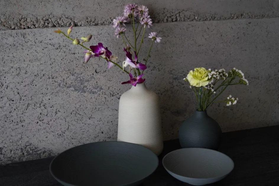 New Philippi LIM Vase H25 cm, Creme/Antracitgrå