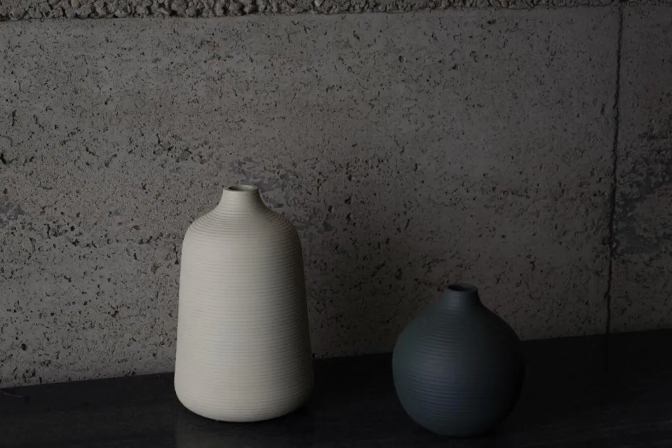 New Philippi LIM Vase H25 cm, Creme/Antracitgrå