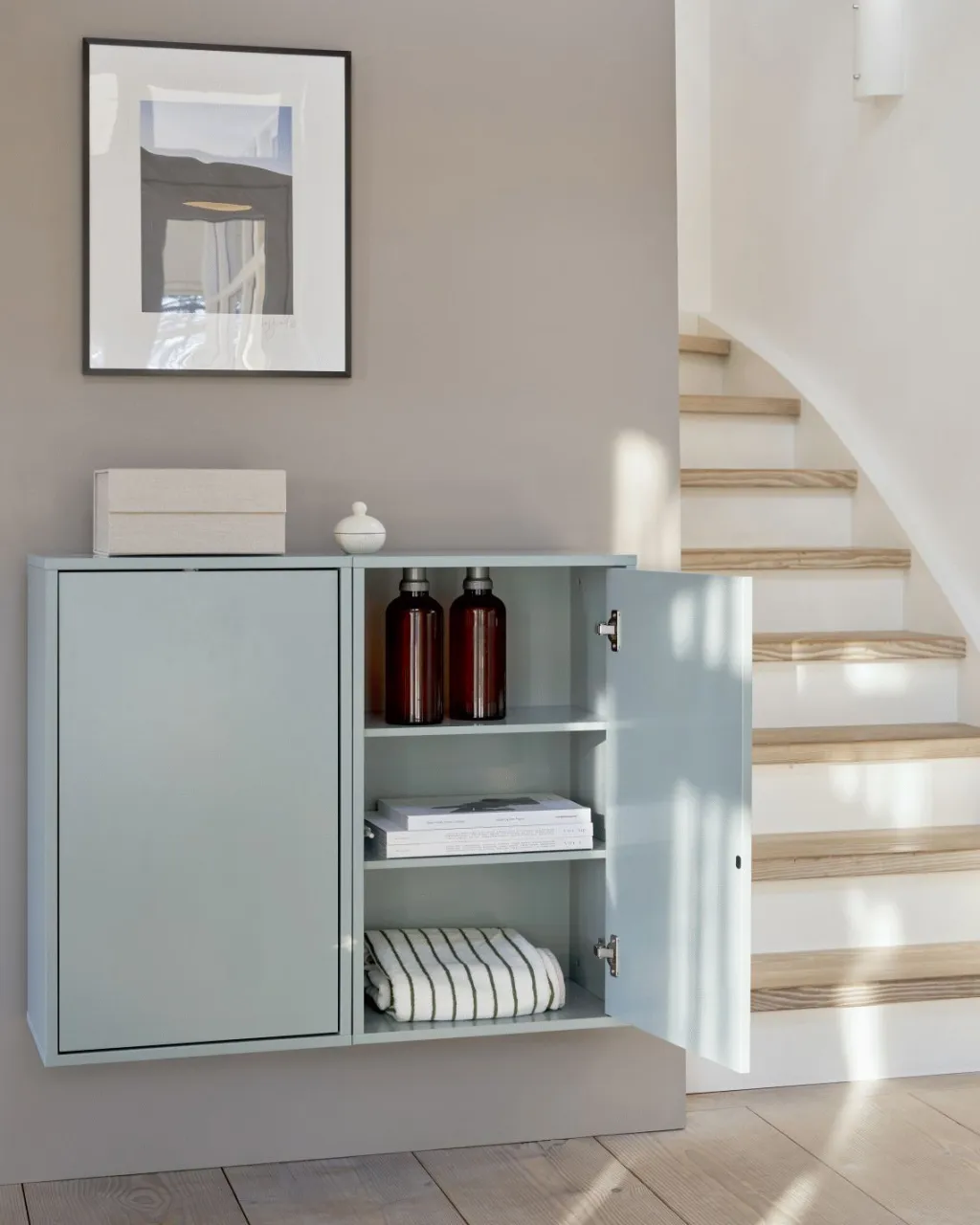 Hot WallCabinet Vægskab 70x43 cm, Reoler|Kommoder Og Skabe