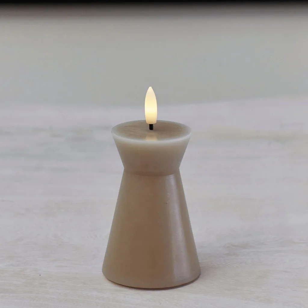 Sirius Stearinlys|Led Stearinlys > Sille Nordic Sculpture Bloklys Kegle LED ?6,7/H10 cm,