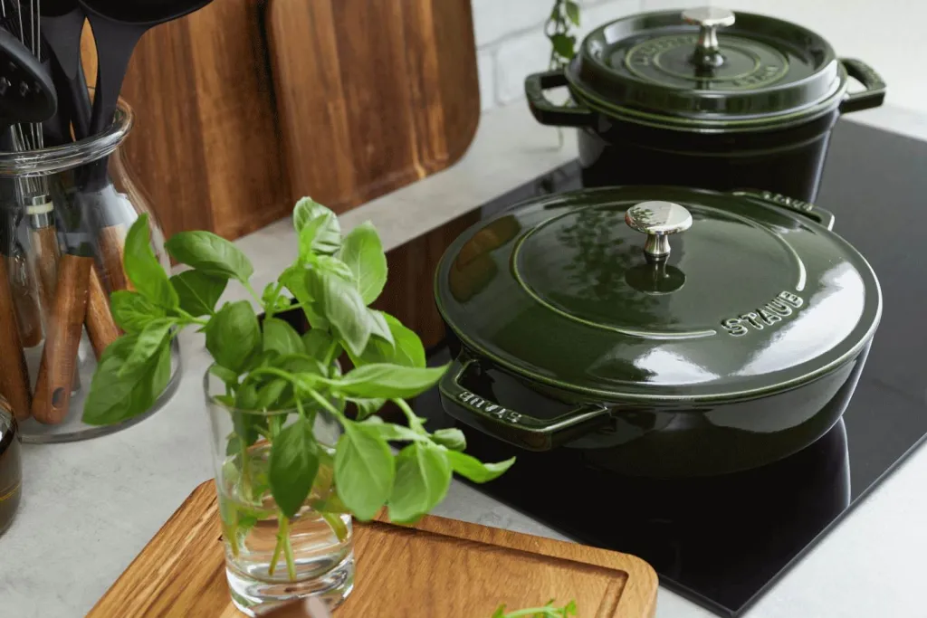 Staub Pander > Braisers Chistera Sautepande 24 cm, Basilikum