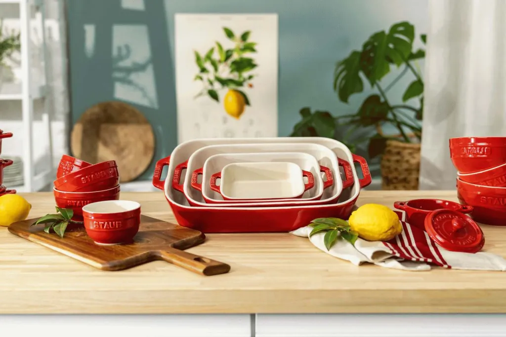 Staub Spisestue|Fade > Ceramique Ovnfast Fad 24x34 cm, Kirsebærrød