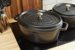 Staub Gryder Og Kasseroller > La Cocotte Cocotte 27 cm/3,25 L, Sort
