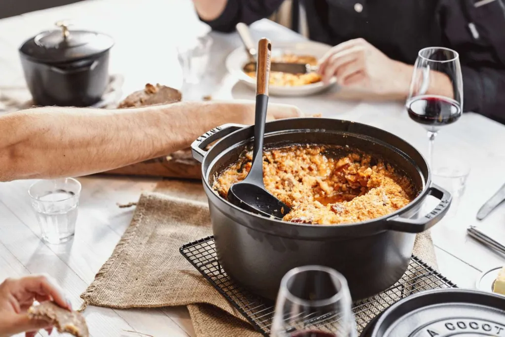 Staub Gryder Og Kasseroller > La Cocotte Cocotte 30 cm/8,4 L, Sort