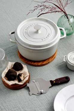 Online Staub La Cocotte Støbejernsgryde 24 cm/3,8 L, Hvid Trøffel