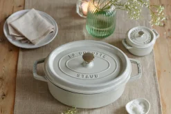Staub Gryder Og Kasseroller > La Cocotte Støbejernsgryde 23 cm/2,5 L, Hvid Trøffel