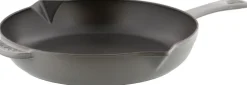 Staub Støbejernspande m. Hældetud 26 cm