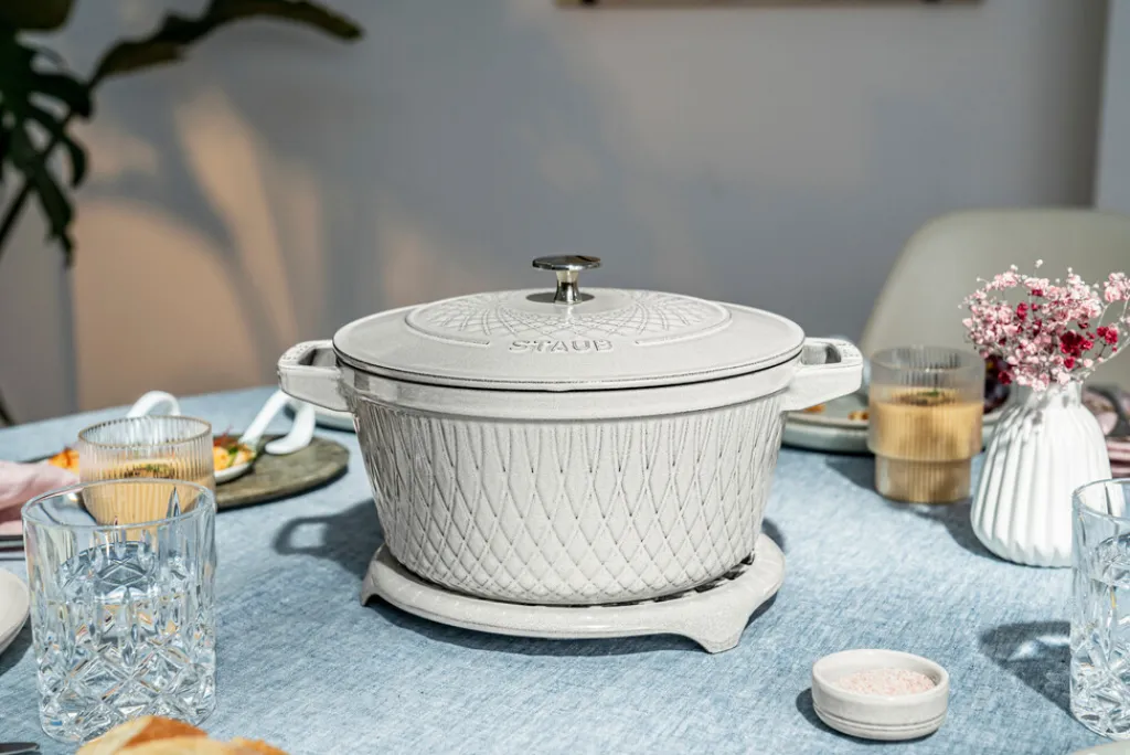 Staub Gryder Og Kasseroller > Twister Cocotte 24 cm/4 L,