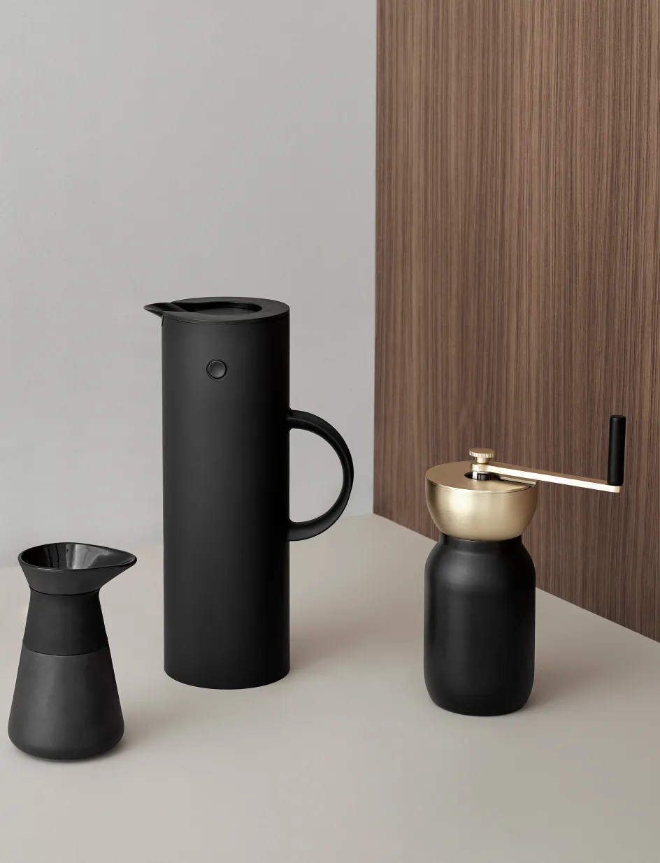 Best Stelton EM77 Termokande 1 L, Soft Black