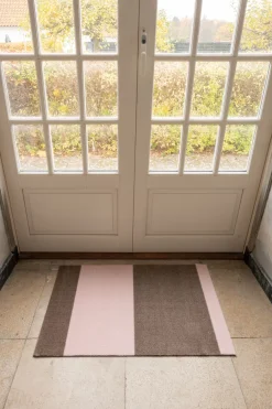 New Tica Copenhagen Stripes Horisontal Gulvmåtte , Sand/Lyserød