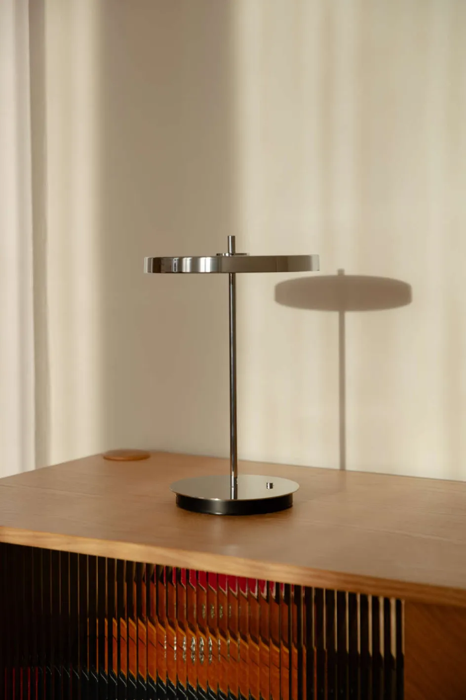 Hot Umage Asteria Move Trådløs Bordlampe LED H30,6 cm, Poleret Stål