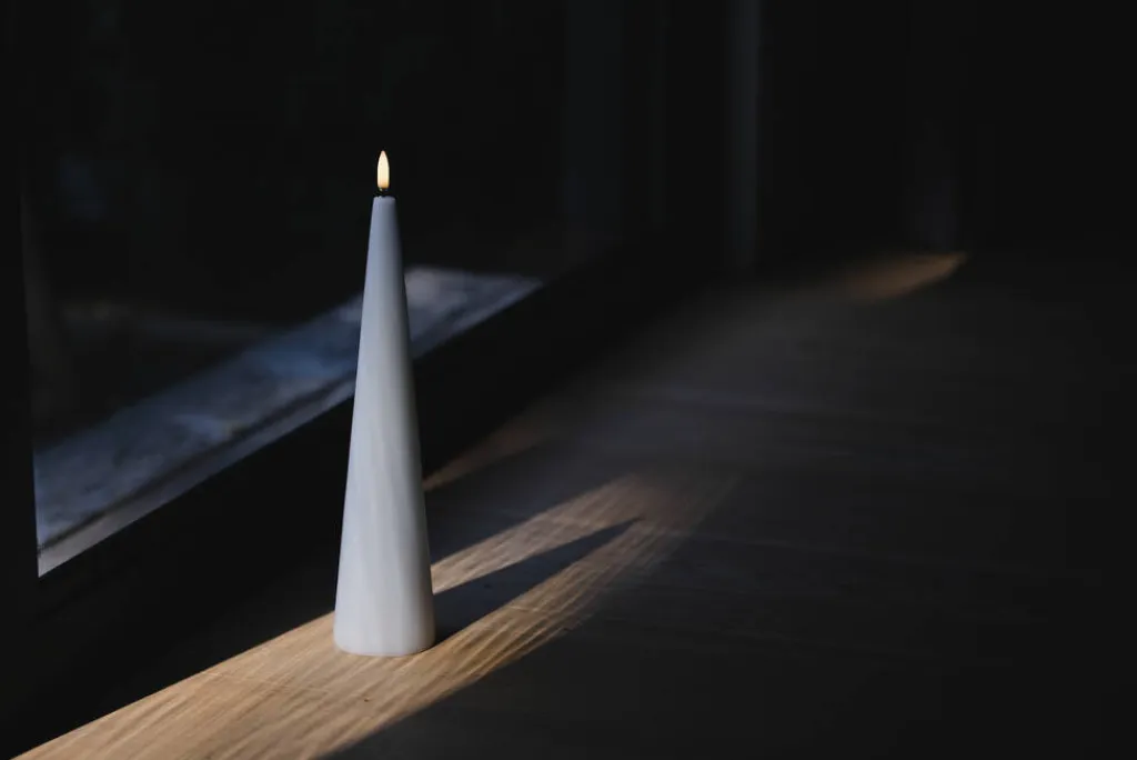 Uyuni Lighting Stearinlys|Led Stearinlys > Keglelys LED Ø5,8xH21,5 cm,