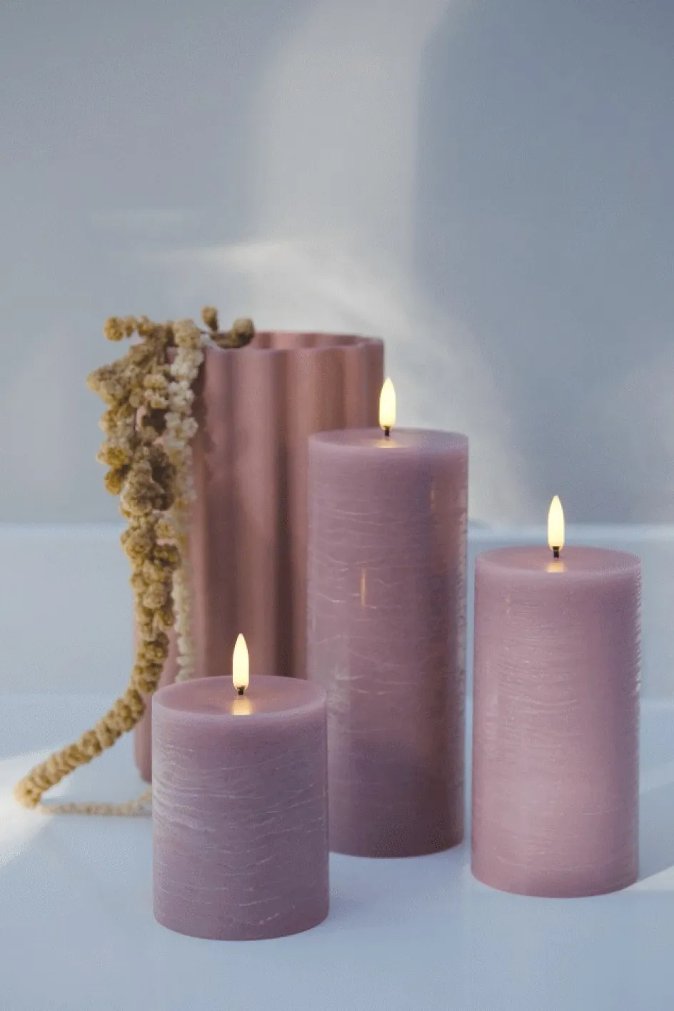 Outlet Uyuni Lighting Bloklys LED Ø7,8xH20 cm, Light Lavender/rustik