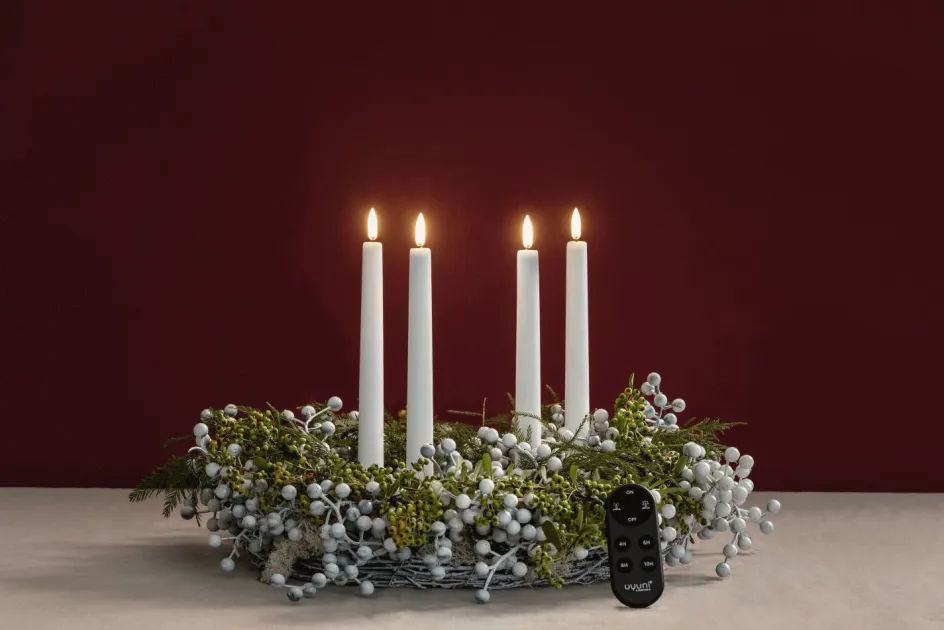 Uyuni Lighting Gaveæske Kronelys LED m. Fjernbetjening og Spyd 9 Dele, Nordic White