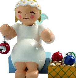 Hot Marguerite Angels, Træfigurer Og Figurer