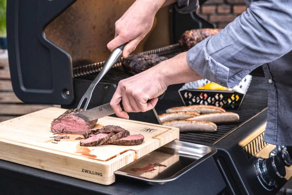 Online Zwilling BBQ+ Skærebræt m. Bakke 39x30 cm, Bambus