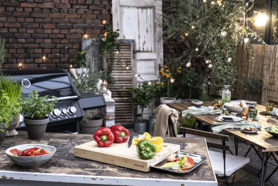 Online Zwilling BBQ+ Skærebræt m. Bakke 39x30 cm, Bambus