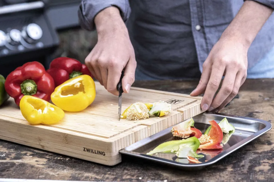 Online Zwilling BBQ+ Skærebræt m. Bakke 39x30 cm, Bambus