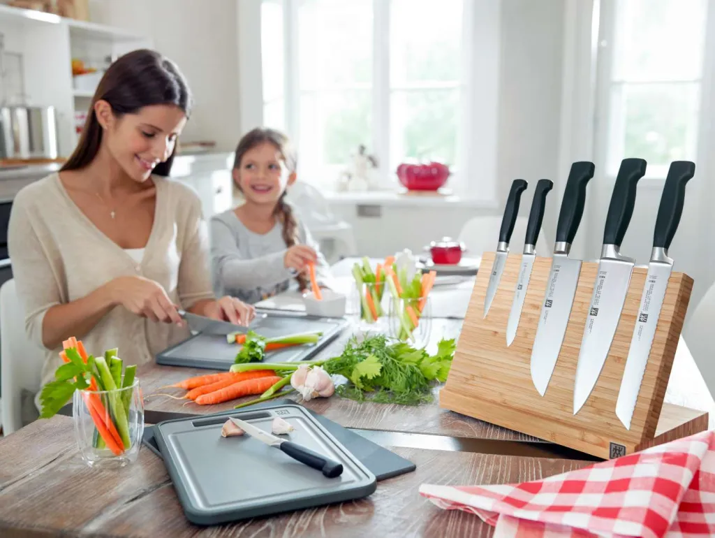 Discount FOUR STAR Tomatkniv Bølgeskær 13 cm, Sort Urteknive Og Grøntsagsknive