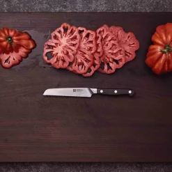 Zwilling Urteknive Og Grøntsagsknive > Pro Tomatkniv m. Bølgskær 13 cm